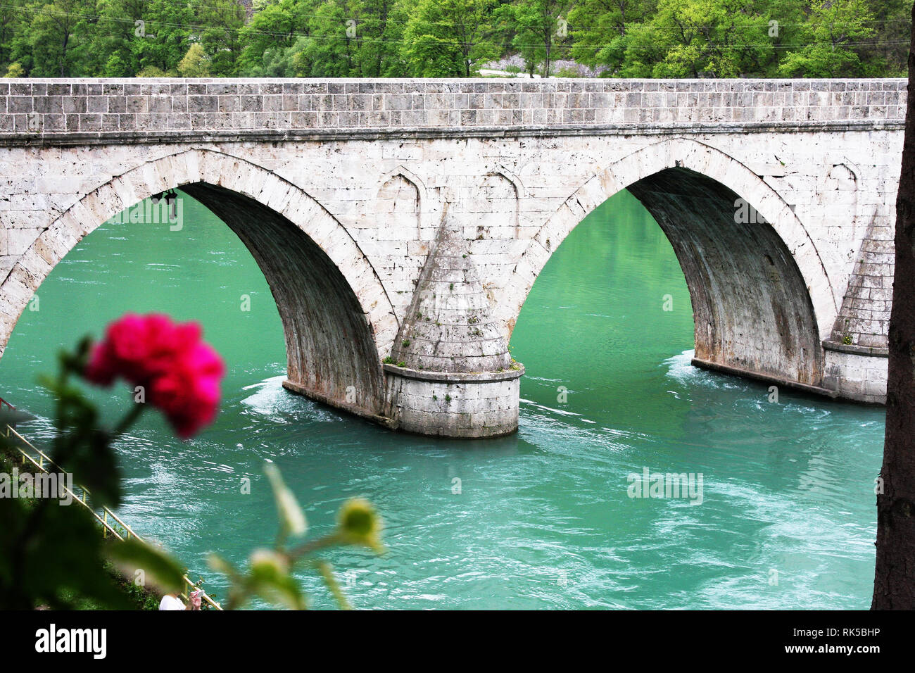 Famoso ponte od il fiume Drina in Visegrad, la Republika Srpska, Bosnia Erzegovina Foto Stock