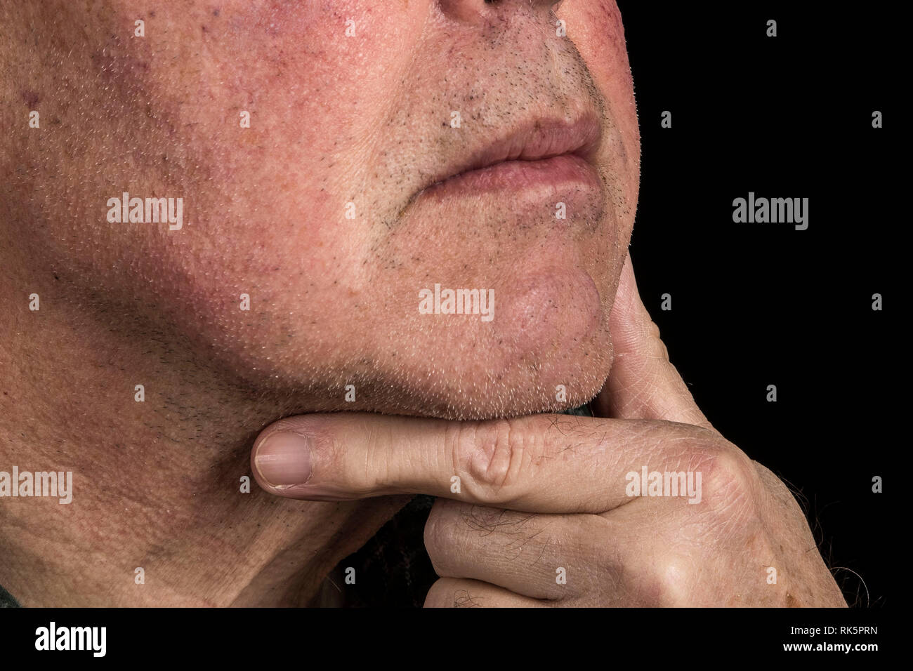 Uno giorni di crescita, ha bisogno di una rasatura Foto Stock