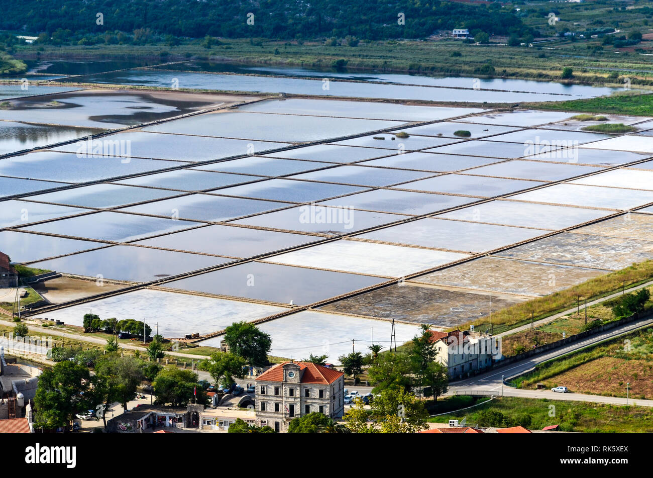Vista panoramica della città di Ston, conosciuta per le sue saline, in Croazia Foto Stock