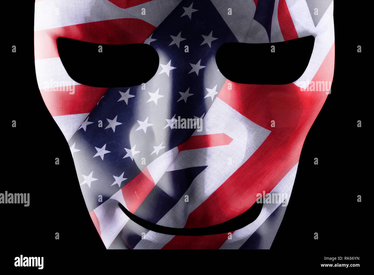 Maschera con Stati Uniti e British flag overlay texture Foto Stock
