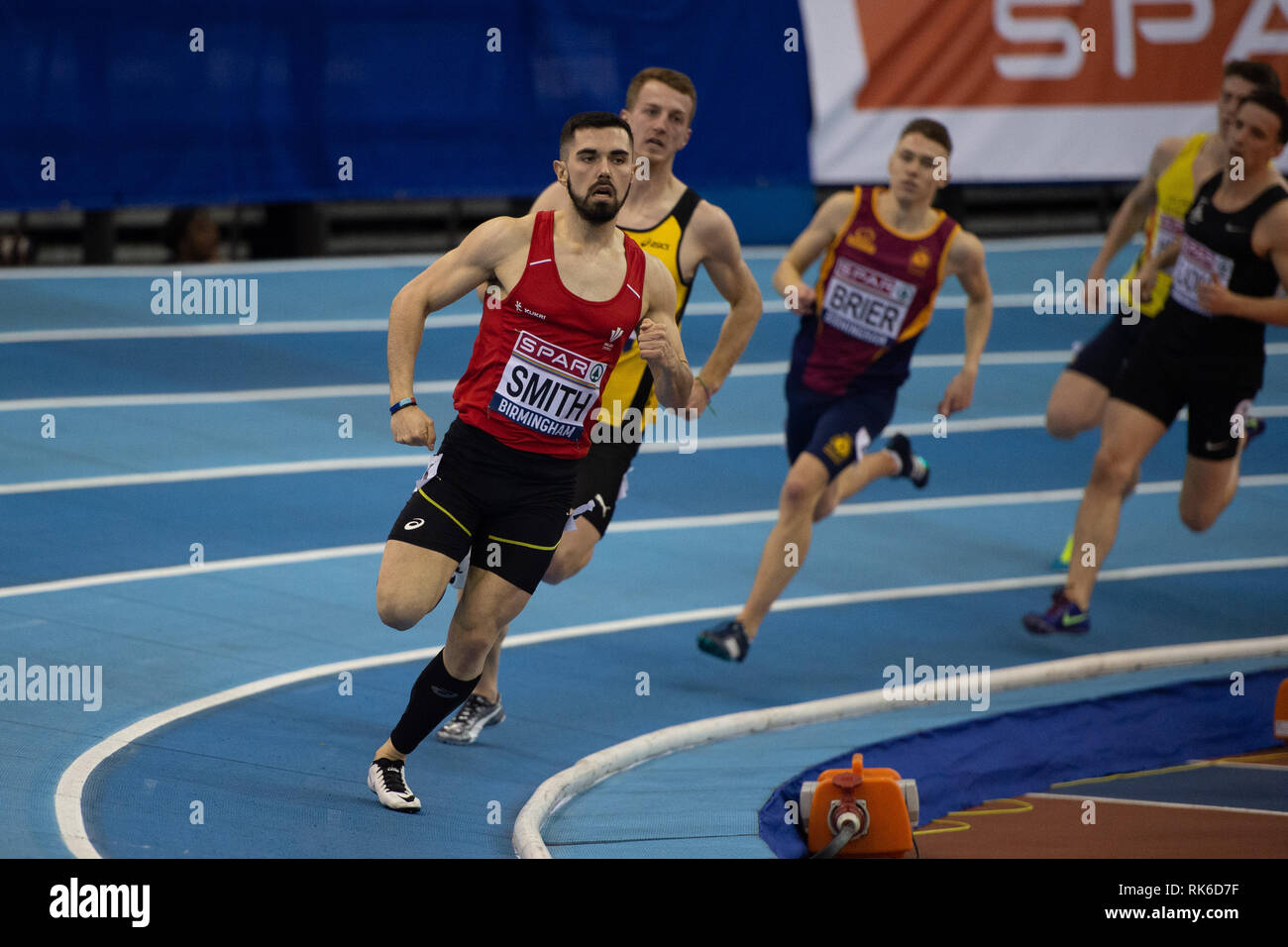 Birmingham, Regno Unito. 9 Feb 2019. Owen Smith conduce in uomini 400 Metri durante la finale SPAR British Indoor Athletics Championships 2019 all'Arena Birmingham su Sabato, 09 febbraio 2019. BIRMINGHAM INGHILTERRA. (Solo uso editoriale, è richiesta una licenza per uso commerciale. Nessun uso in scommesse, giochi o un singolo giocatore/club/league pubblicazioni.) Credito: Taka G Wu/Alamy News Credito: Taka Wu/Alamy Live News Foto Stock