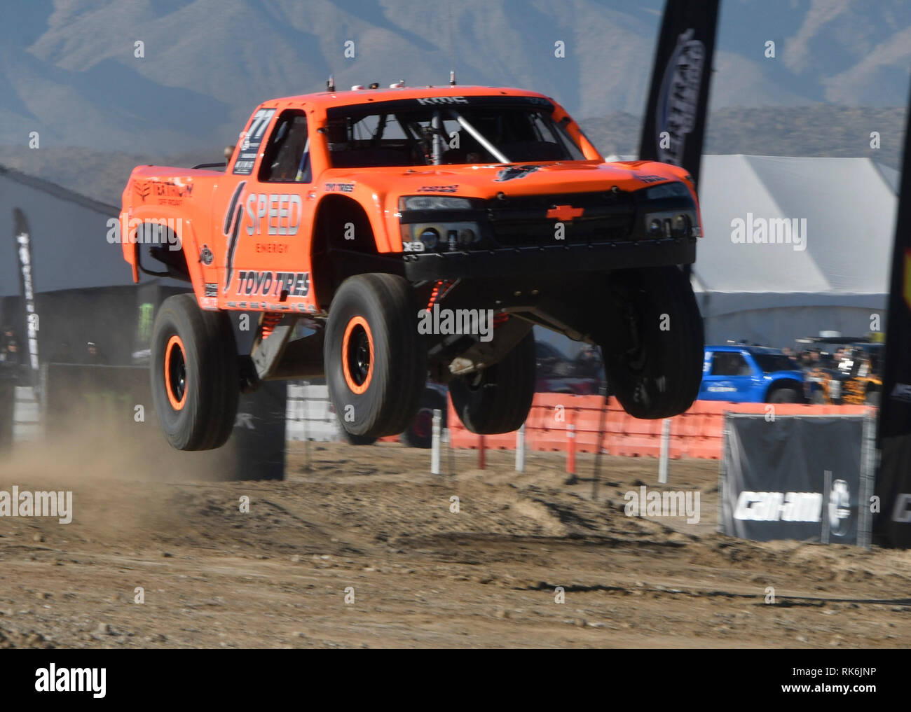 Off-road racer champ Robby Gordon nel suo T1-deserto carrello in corrispondenza del 2019 NITTO Re dei martelli gara venerdì. Un totale di 111 piloti che hanno preso il via la linea di partenza con solo 29 taglia il traguardo venerdì. Sapendo di essere chiamato il Burning Man di off-road la settimana lungo il Re dei martelli evento ha avuto luogo presso la Johnson Valley CA 8 Feb 2019 con circa 50,000-60,000 migliaia di fan della gara e i team che è venuto fuori per i mondi più impegnativi off-road race.Foto da Gene Blevins/ZumaPress Credit: Gene Blevins/ZUMA filo/Alamy Live News Foto Stock