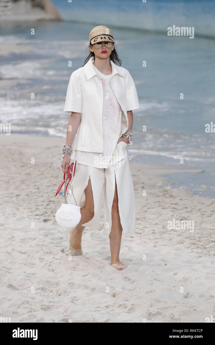Borsa Bianca Del Chanel Immagini e Fotos Stock - Alamy