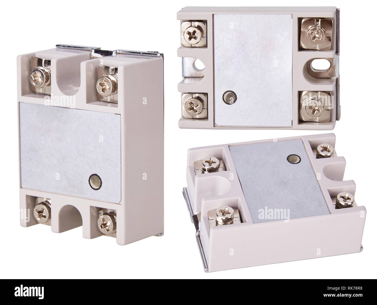 Relè a stato solido isolato del modulo su sfondo bianco. A fase singola. Interferenza elettromagnetica ridotta. Ingresso, uscita Foto Stock