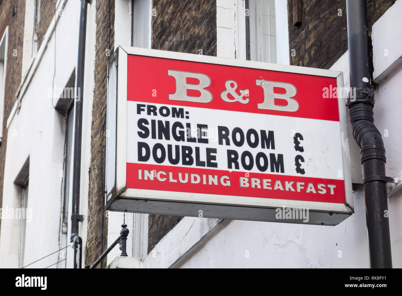 B&B, camere singole e doppie, inclusa colazione segno Foto Stock