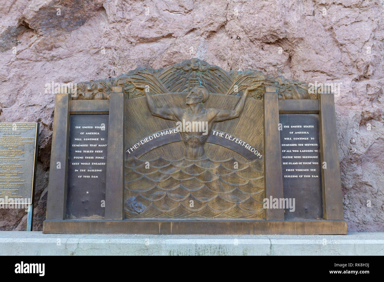 Monumento ai caduti di costruire la diga di Hoover, Nevada, Stati Uniti. Foto Stock