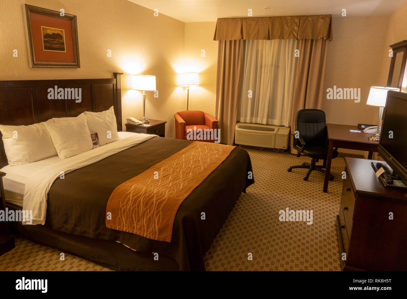 Un letto matrimoniale in camera il Comfort Inn & Suites, Henderson hotel tre stelle, Nevada, Stati Uniti. Foto Stock