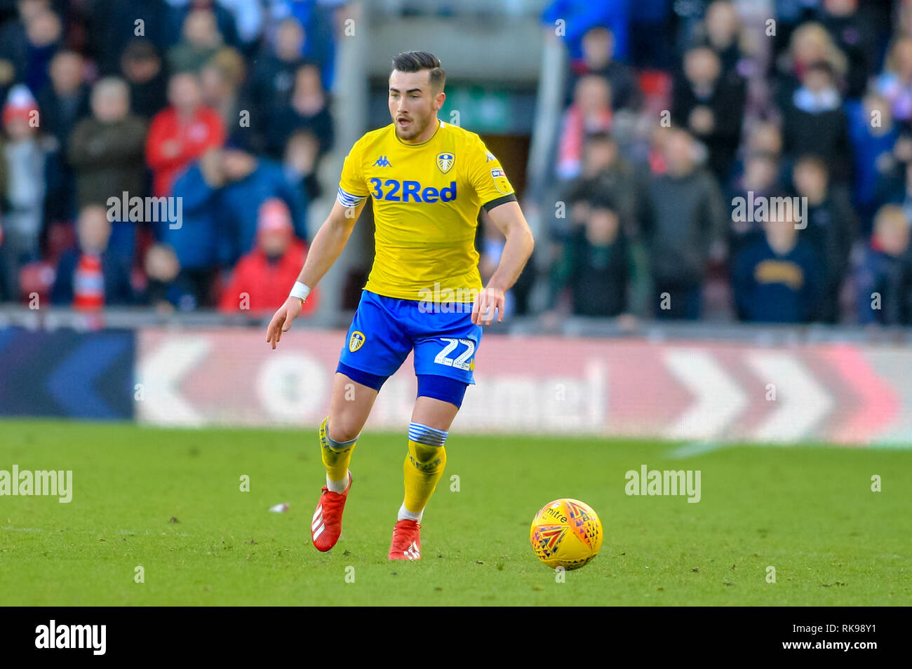 9 febbraio 2019, Riverside Stadium, Middlesbrough, Inghilterra; Sky scommessa campionato, Middlesbrough vs Leeds United : Jack Harrison (22) di Leeds Utd con la sfera Credito: Craig Milner/News immagini English Football League immagini sono soggette a licenza DataCo Foto Stock