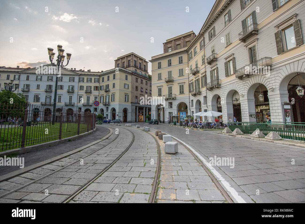 Vista su piazza Carlo Felice nel centro storico di Torino Foto Stock