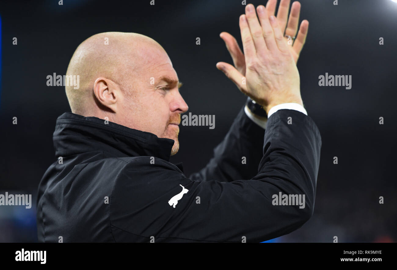 Il manager di Burnley Sean Dyche durante la partita della Premier League tra Brighton & Hove Albion e Burnley all'American Express Community Stadium . 09 Febbraio 2019 Foto Simon Dack / Telephoto Images solo per uso editoriale. Nessun merchandising. Per le immagini di calcio si applicano le restrizioni di fa e Premier League inc. Nessun utilizzo di Internet/cellulare senza licenza FAPL - per i dettagli contattare Football Dataco Foto Stock