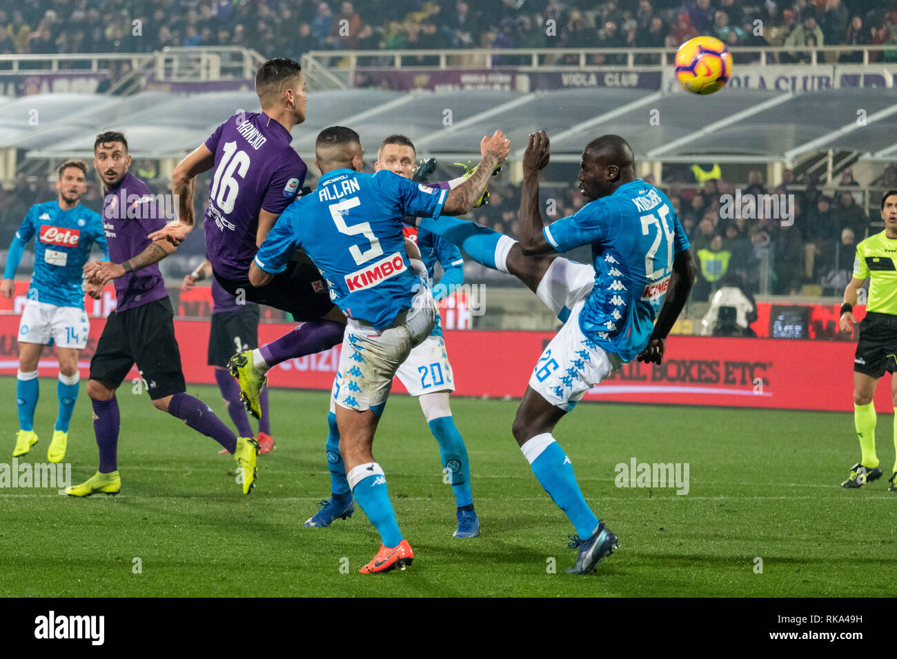 Allan Marques Loureiro (Napoli) David Hancko (Fiorentina) Kalidou Koulibaly (Napoli) durante l'italiano 'Serie A' match tra Fiorentina 0-0 Napoli a Artemio Franchi Stadium nel febbraio 09, 2019 a Firenze, Italia. Credito: Maurizio Borsari/AFLO/Alamy Live News Foto Stock