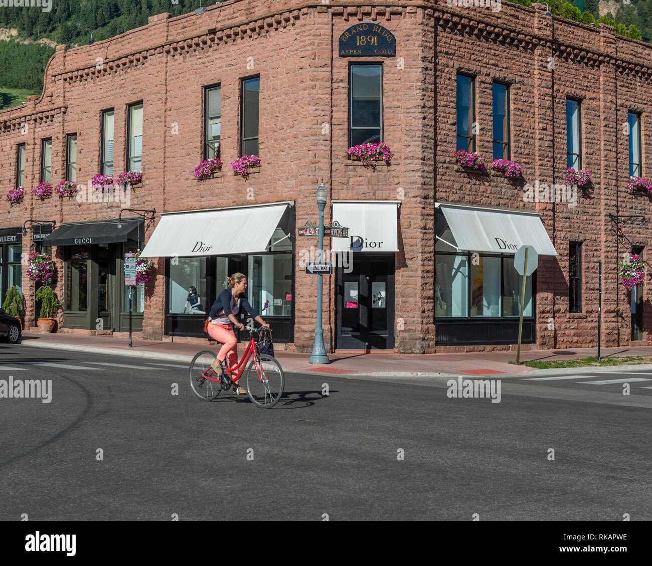 Internazionali di dettaglianti di lusso su Galena Street, Aspen, Colorado, STATI UNITI D'AMERICA Foto Stock