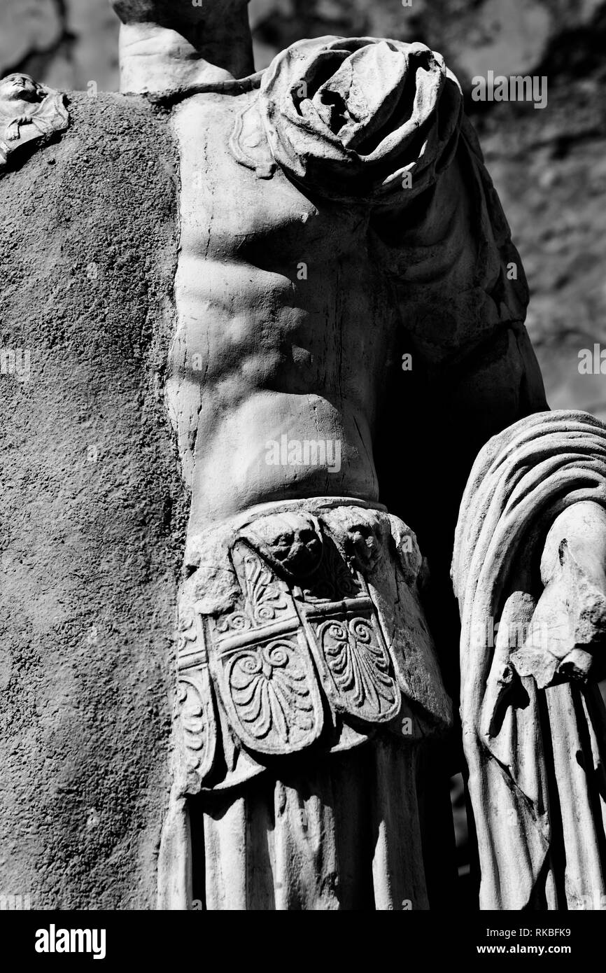 Antica restaurata statua romana Foto Stock