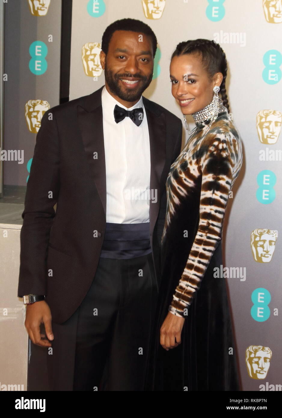 Chiwetel Ejiofor e Francesca Aaternir presso l'EE British Academy Film Awards presso il Royal Albert Hall, Kensington Foto Stock