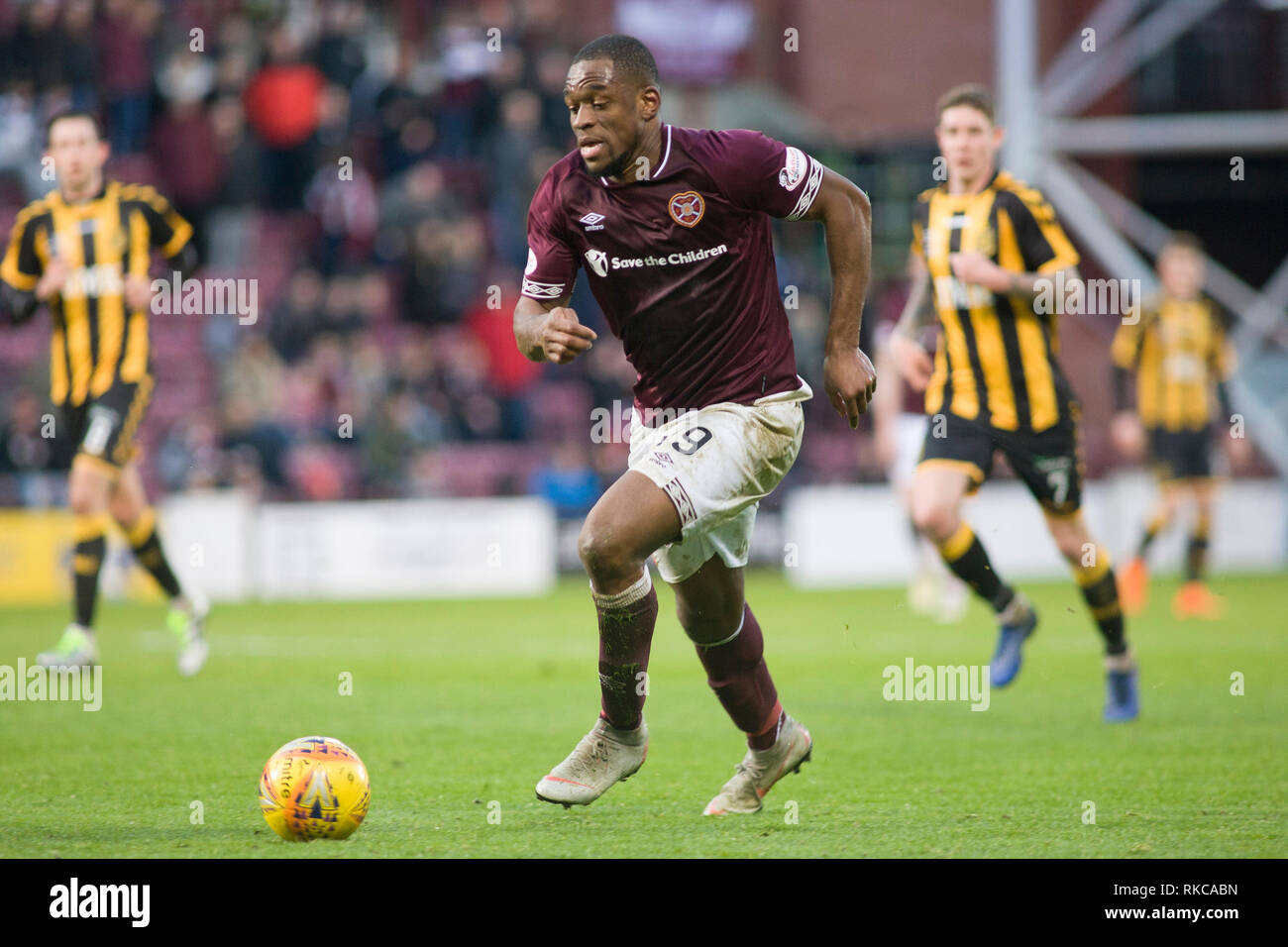 Tynecastle Park, Edimburgo, Scozia, Regno Unito. Il 10 febbraio 2019. Il calcio. Quinto round del William Hill Scottish Cup match tra i cuori e Auchinleck Talbot; Uche Ikpeazu di cuori Credito: Scottish Borders Media/Alamy Live News Foto Stock