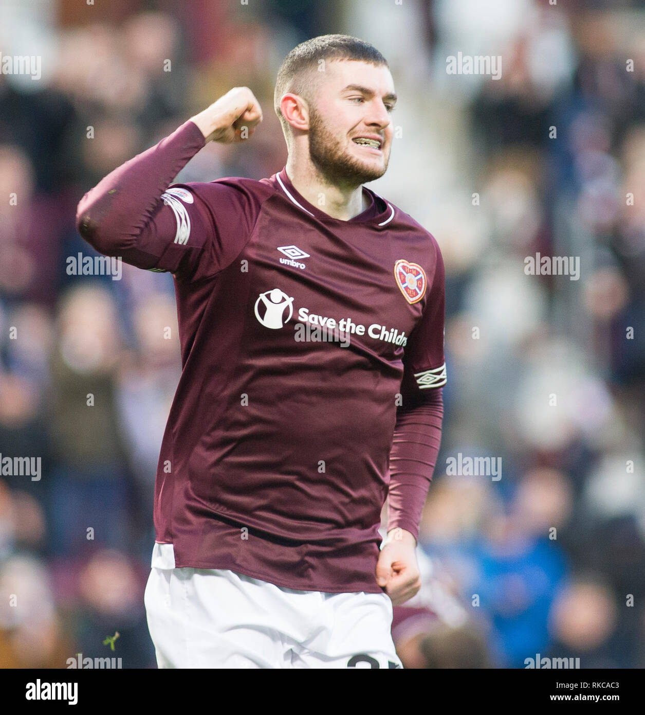 Tynecastle Park, Edimburgo, Scozia, Regno Unito. Il 10 febbraio 2019. Il calcio. Quinto round del William Hill Scottish Cup match tra i cuori e Auchinleck Talbot; Aidan Keena di cuori celebra il suo punteggio del team via obiettivo Credito: Scottish Borders Media/Alamy Live News Foto Stock