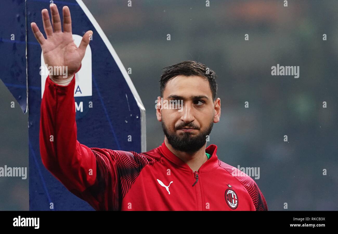 Milano, Italia. 10 feb 2019. Milano, Italia. 10 feb 2019.ESCLUSIVA Milano Foto Spada/LaPresse 10 febbraio 2019 Milano ( Italia ) sport calcio Milan vs Cagliari - Campionato di calcio di Serie A TIM 2018/2019 - Stadio San Siro nella foto: Gianluigi Donnarumma esclusivo a Milano Foto Spada/LaPresse , 10 febbraio 2019 Milano ( Italia ) sport soccer Milan vs Cagliari - Italian Football Championship League A TIM 2018/2019 - San Siro in pic: Gianluigi Donnarumma Credito: LaPresse/Alamy Live News Foto Stock