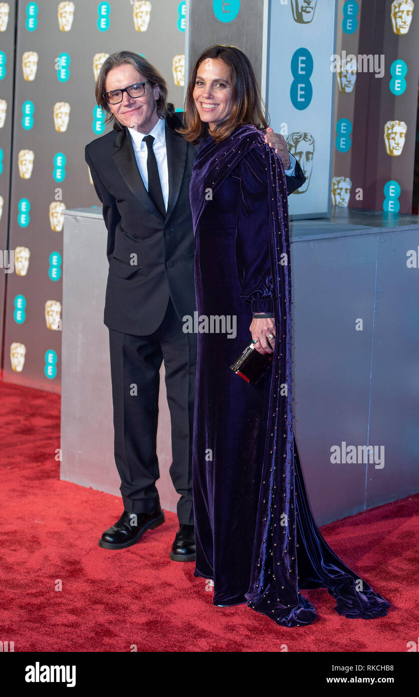 Londra, Regno Unito. 10 Febbraio, 2019. Stephen Woolley e Elizabeth Karlsen assiste l'EE British Academy Film Awards presso la Royal Albert Hall di Londra, Inghilterra il 10 febbraio 2019 Credit: Gary Mitchell, GMP Media/Alamy Live News Foto Stock