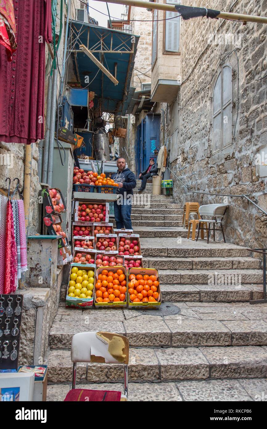 Piccolo negozio in piccole strade di Gerusalemme Foto Stock