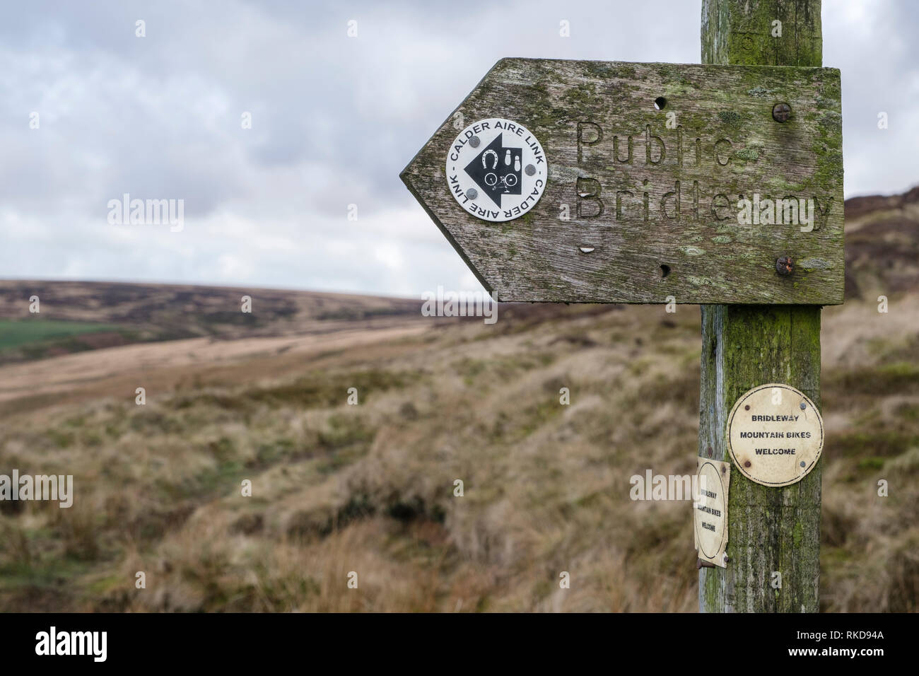 Calder Aire Link segni su Wadsworth Moor, sul Walshaw station wagon, vicino Hardcastle Crags, Calderdale, Regno Unito Foto Stock