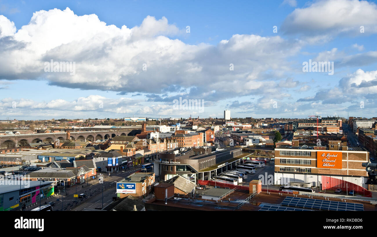 Lo skyline del centro cittadino di Birmingham verso Digbeth Coach station. Tiro verso il sud di Birmingham. Foto Stock