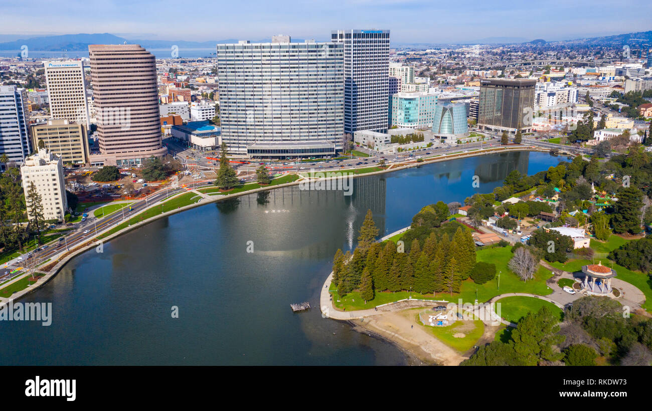 Lakeside Park, Lago Merritt e il centro cittadino di Oakland, CA, Stati Uniti d'America Foto Stock