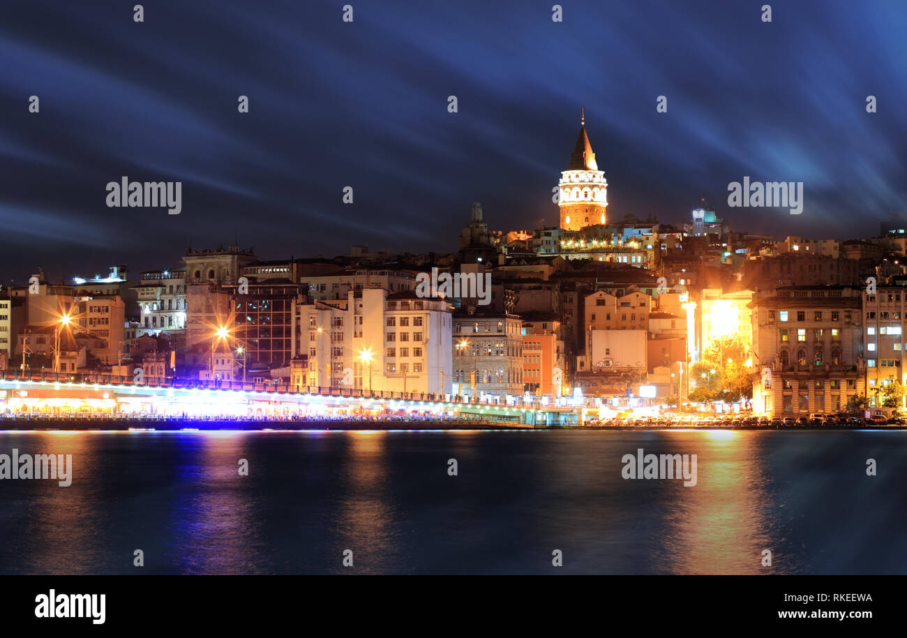 Vista di Istanbul e Torre Galata e ponte di notte Foto Stock