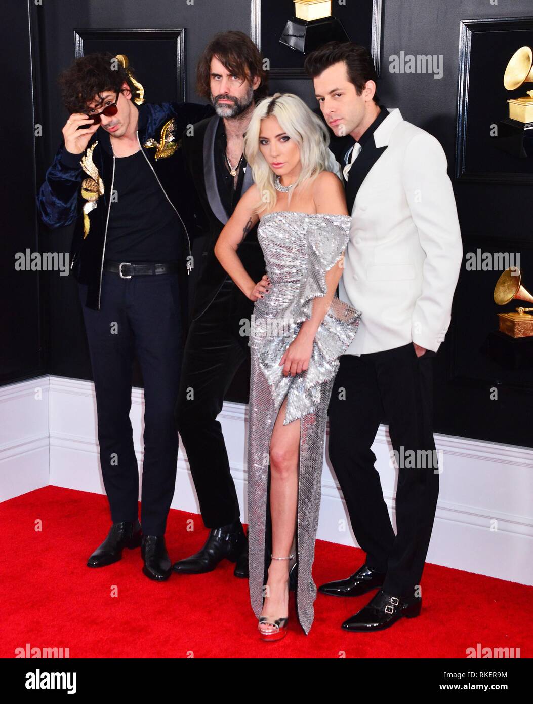 Anthony Rossomando, Lady Gaga, Andrew Wyatt, Mark Ronson presso gli arrivi per 61st Annual Grammy Awards - Arrivi, Staples Center di Los Angeles, CA Febbraio 10, 2019. Foto di: Tsuni/Everett Collection Foto Stock