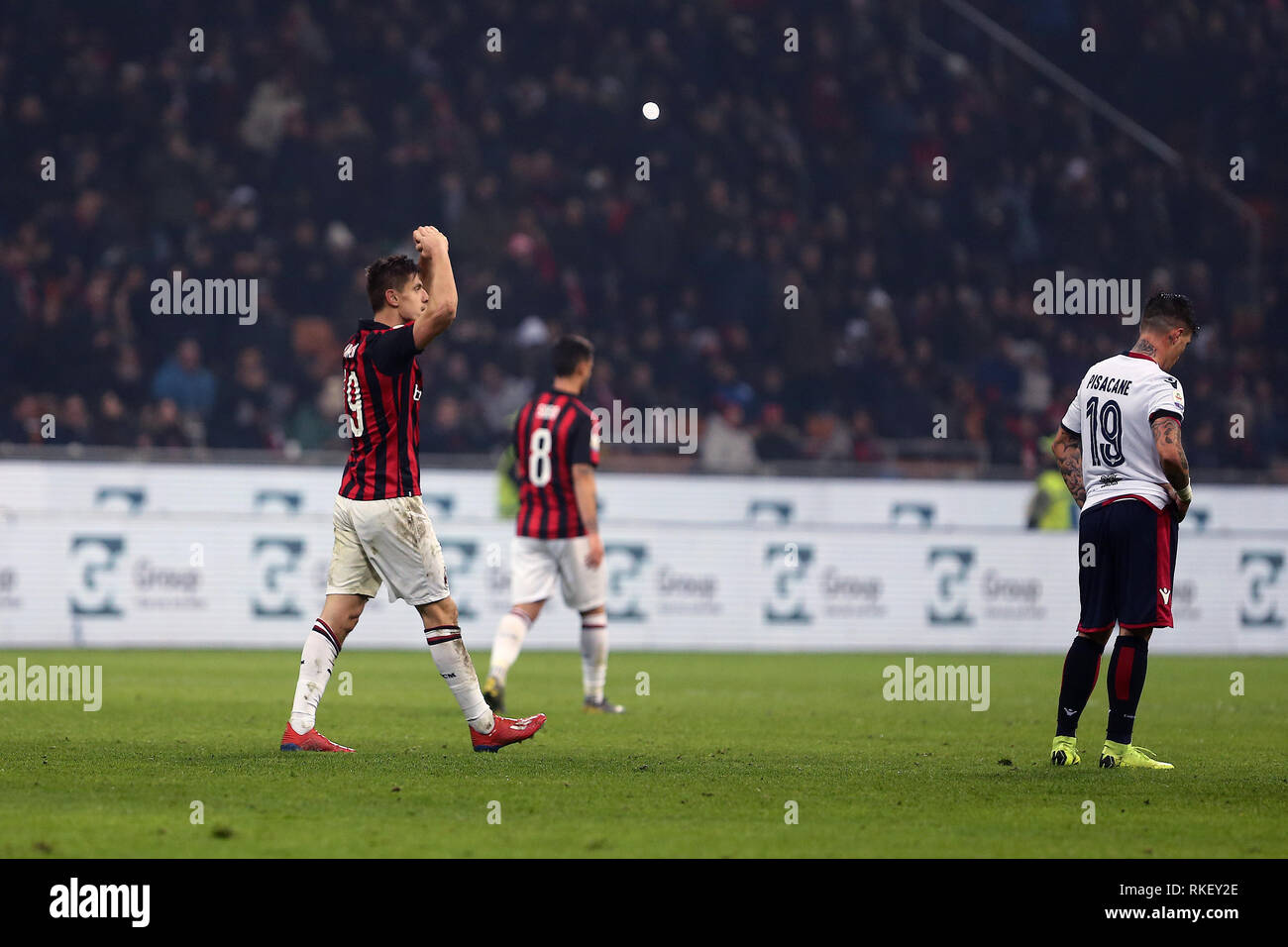 Milano, Italia. Il 10 febbraio, 2019. Krzysztof Piatek di Ac Milan celebrare dopo un goal durante la serie di una partita di calcio tra AC Milan e Cagliari Calcio. Credito: Marco Canoniero/Alamy Live News Foto Stock