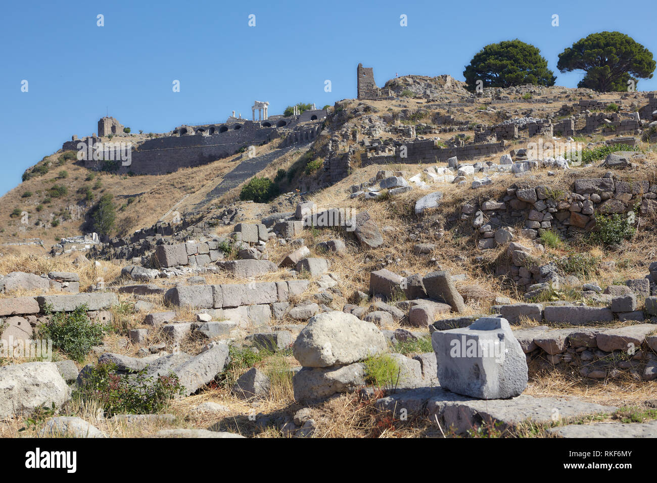 Bergama, Turchia - Agosto 16, 2011: antiche rovine della Palestra superiore nel Pergamon. Dal 2014, Pergamon e la sua Multi-Layered paesaggio culturale è l'elenco Foto Stock