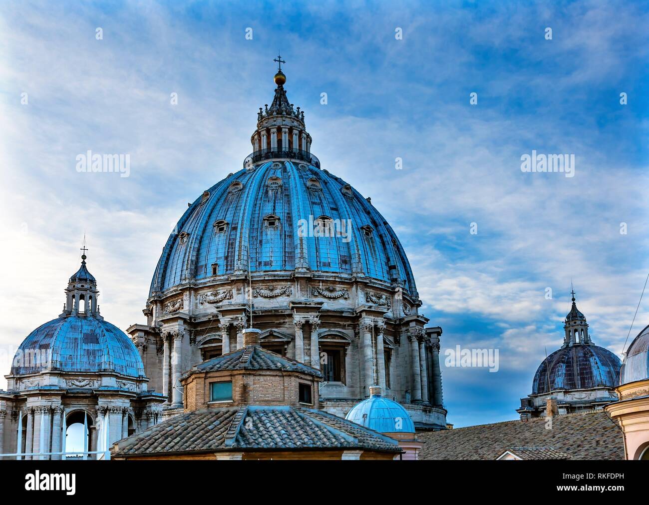 Tetto cupole della Basilica di San Pietro Vaticano Roma Italia