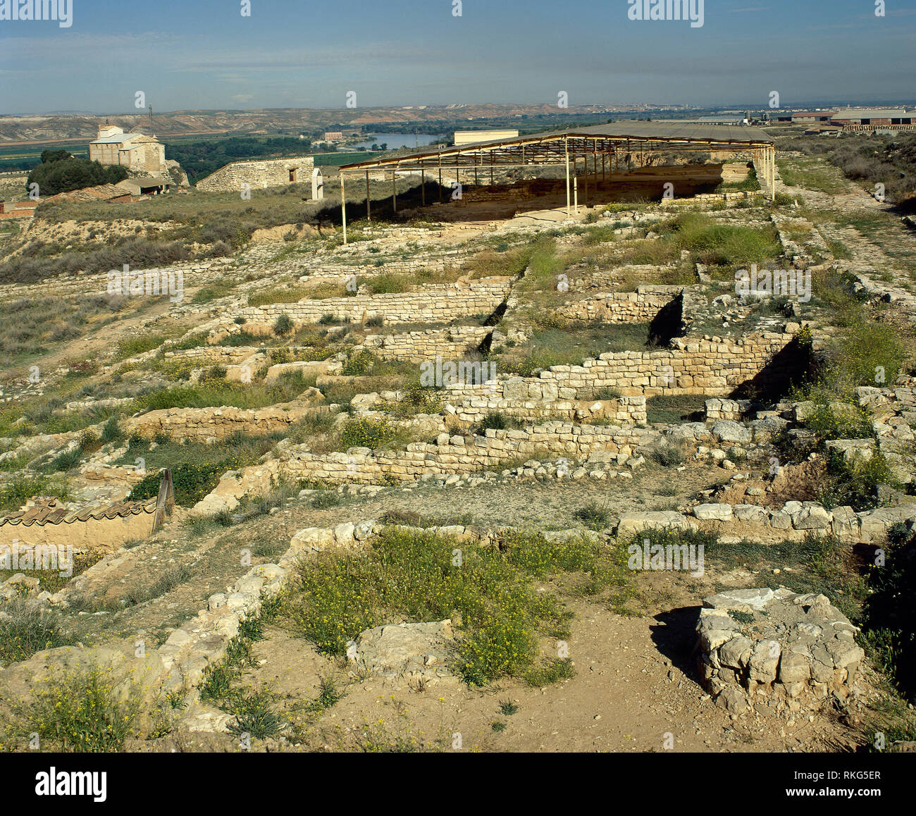Spagna Aragona, Celsa. Importante pre-Roman (Illergetes tribù) e la città romana (Colonia Iulia Victrix Celsa). Vista di rovine. Vicino a Velilla de Ebro. Foto Stock