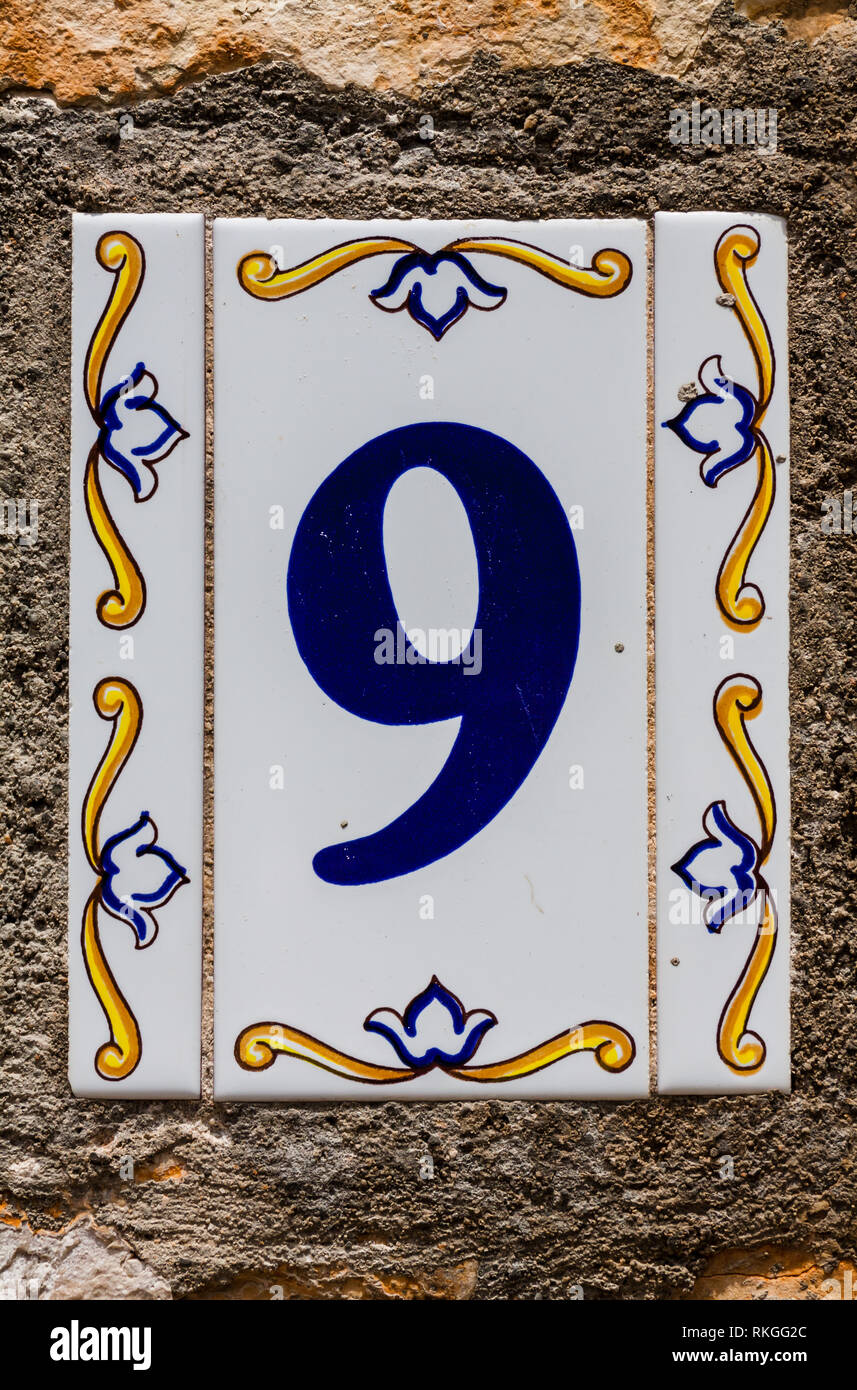 Numero di casa 9 Foto Stock