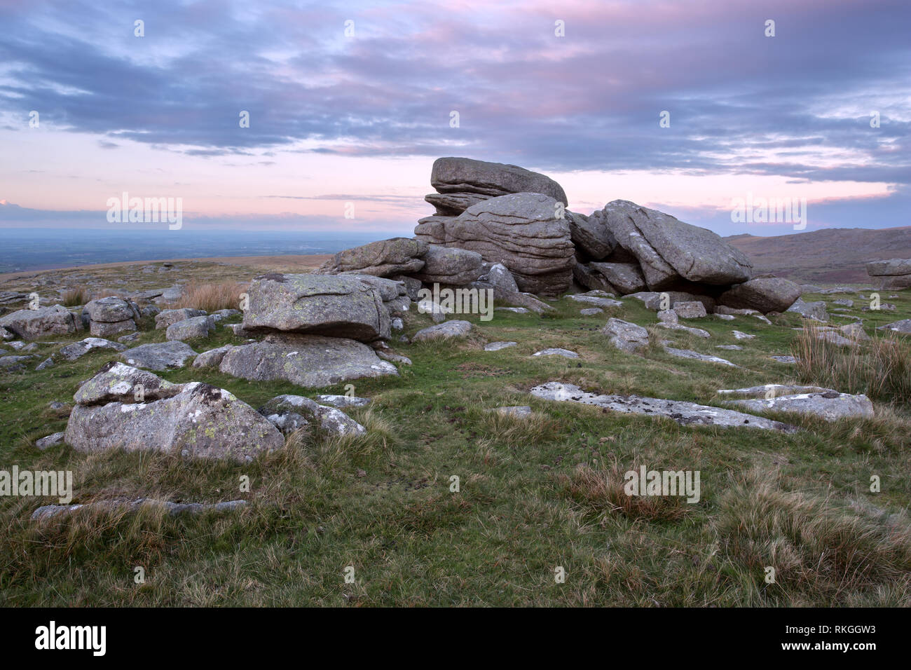 Tramonto su Rowtor parco nazionale di Dartmoor Devon UK Foto Stock