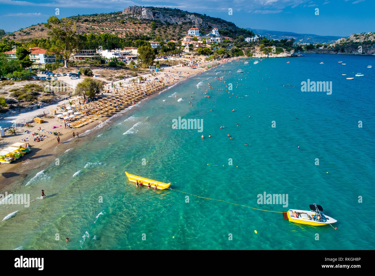 Vista superiore della Spiaggia di Tolo o 'Psili Ammos' è dalle più famose località turistiche dell'Argolide nel Peloponneso, Grecia Foto Stock