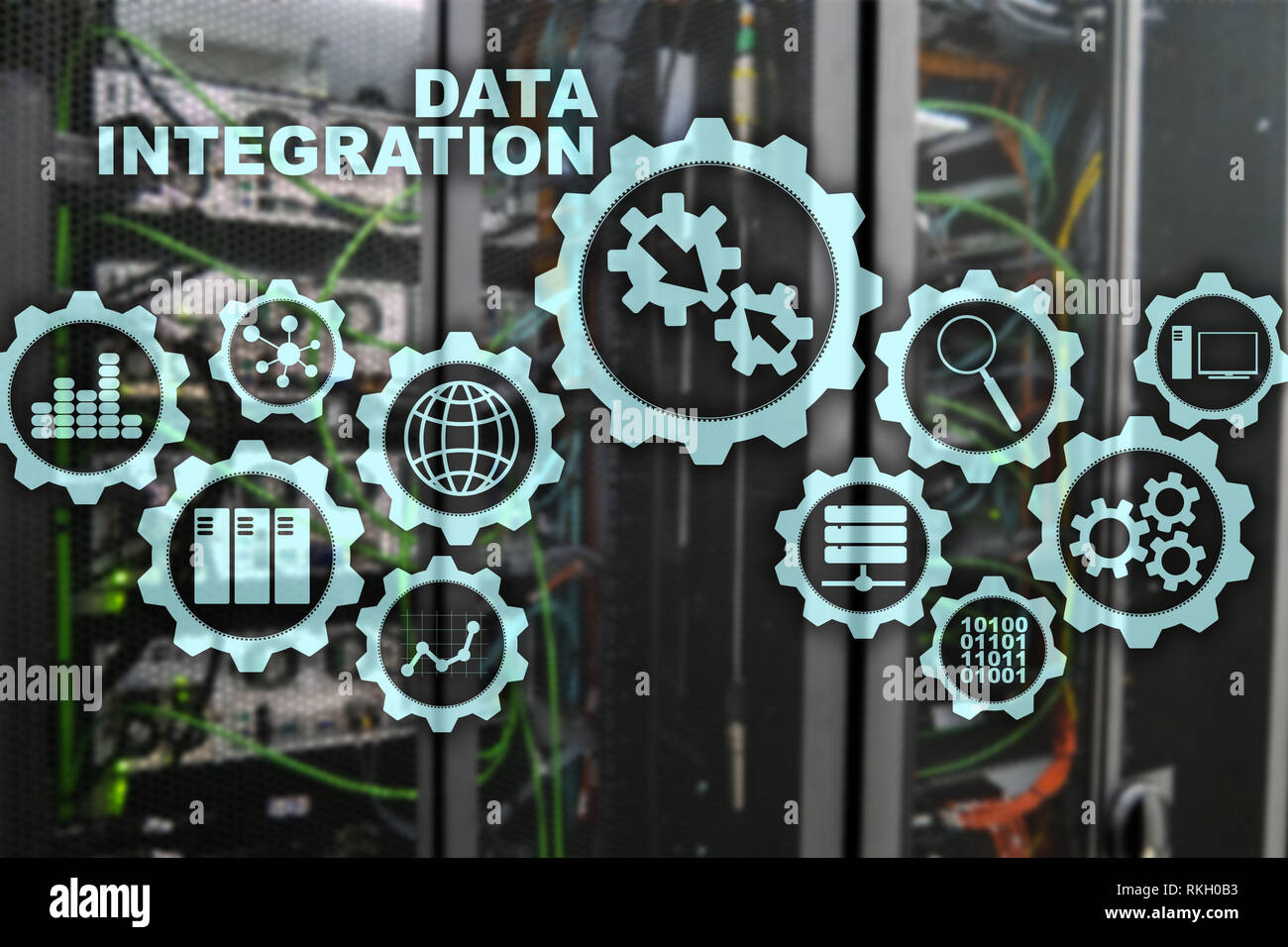 Integrazione dei dati di Business Information Technology concetto sulla sala server sullo sfondo Foto Stock