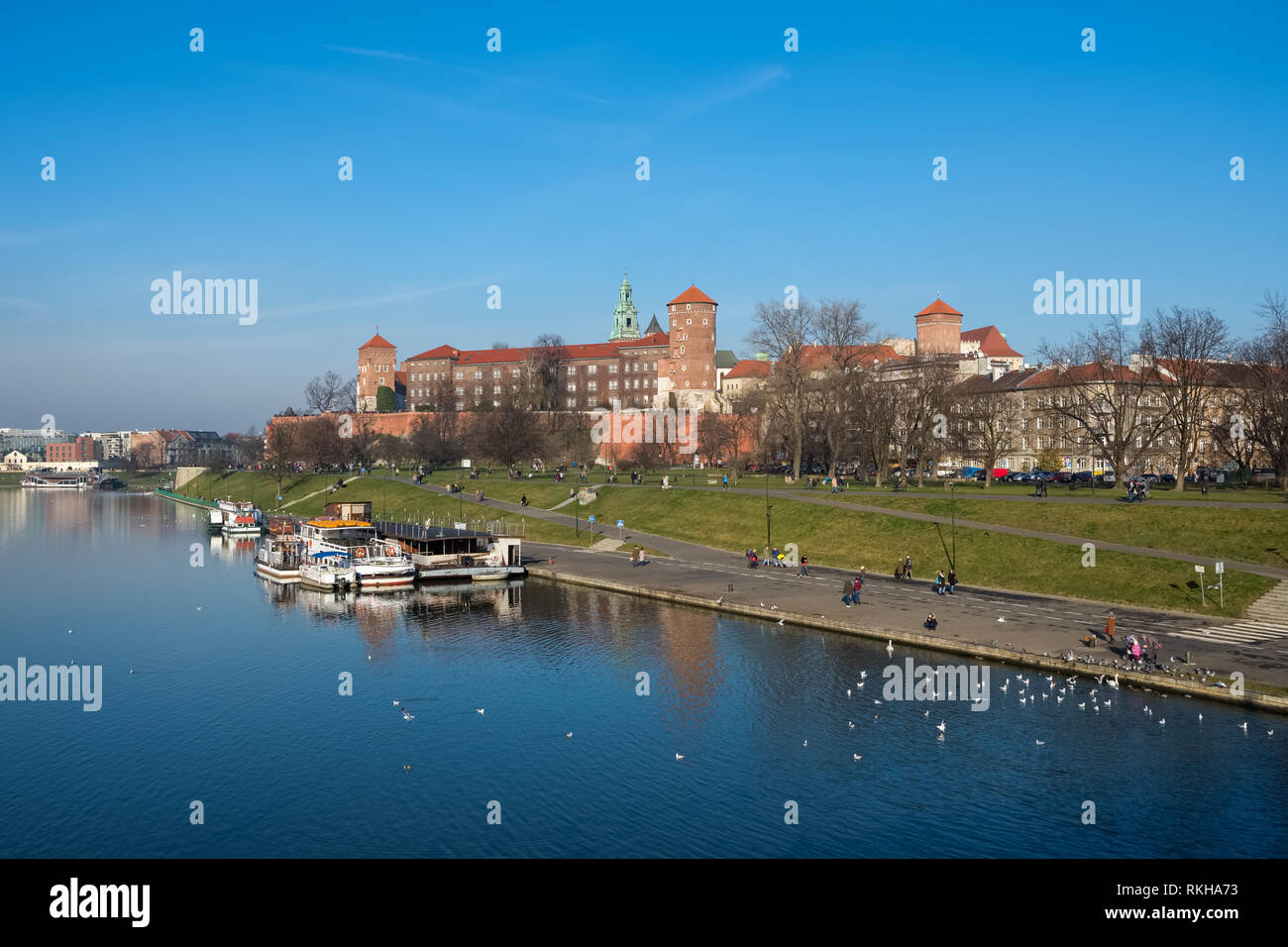 Il castello di Wawel sulla banca del fiume Vistola a Cracovia, Polonia Foto Stock