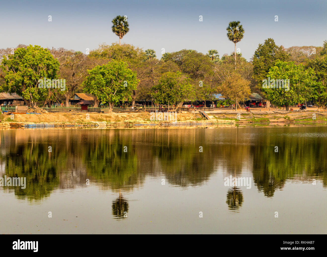 Sunrise a Angkor Wat , dichiarati Patrimonio mondiale dell umanità dall UNESCO, iSiem,Reap Cambogia, Asia Foto Stock