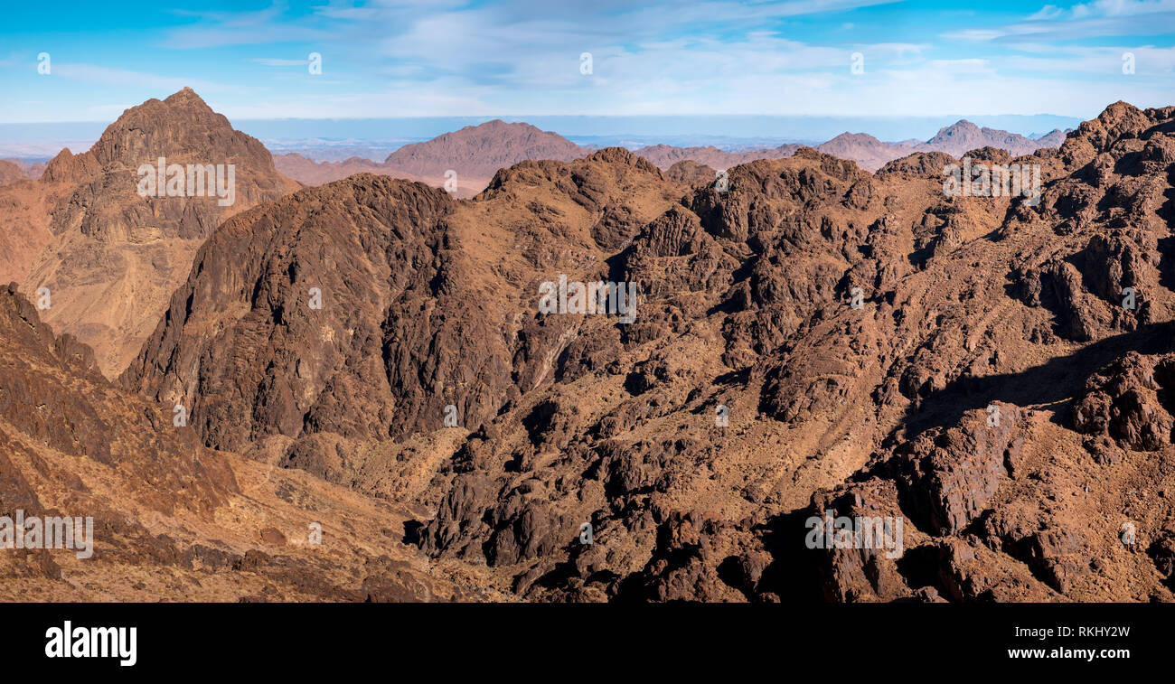 Panorama di sabbia e roccia deserto del Sinai, Egitto, Africa Foto Stock