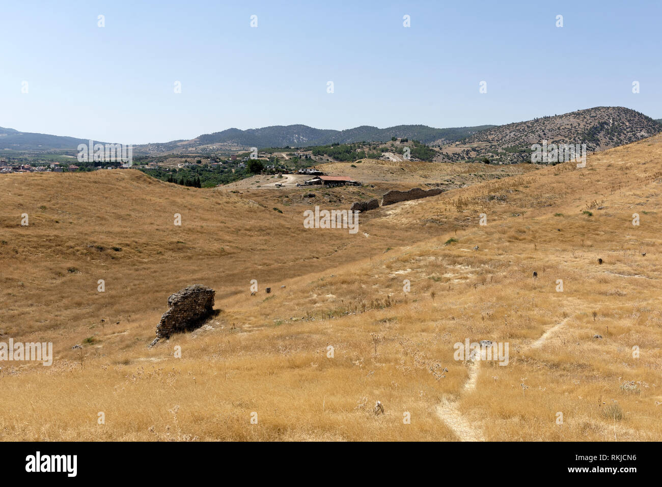 Tardo bizantina mura di fortificazione che confina il lato occidentale della città di Tripolis sul meandro, Yenicekent, Turchia. Foto Stock