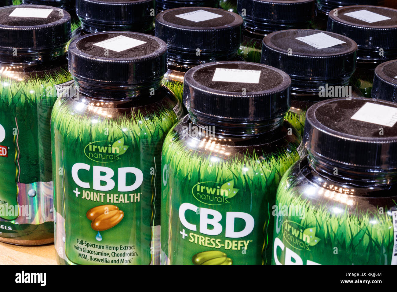 Indianapolis - Circa Febbraio 2019: Irwin Naturals CBD prodotti. La popolarità del CBD olio come un prodotto medicinale skyrocketed VI Foto Stock