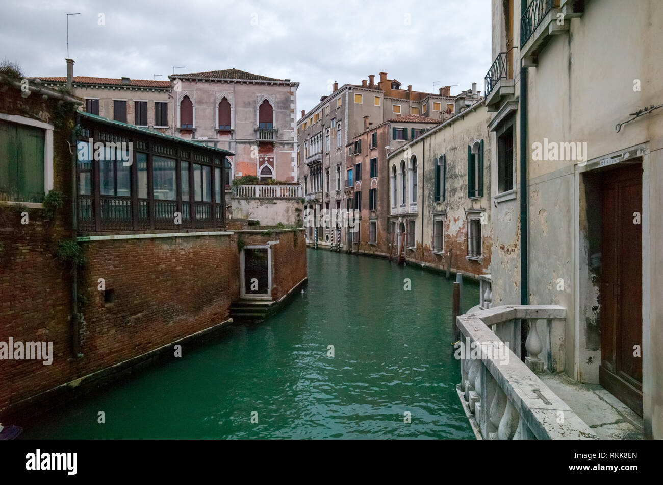 Una venezia canal prospettiva, Italia Foto Stock