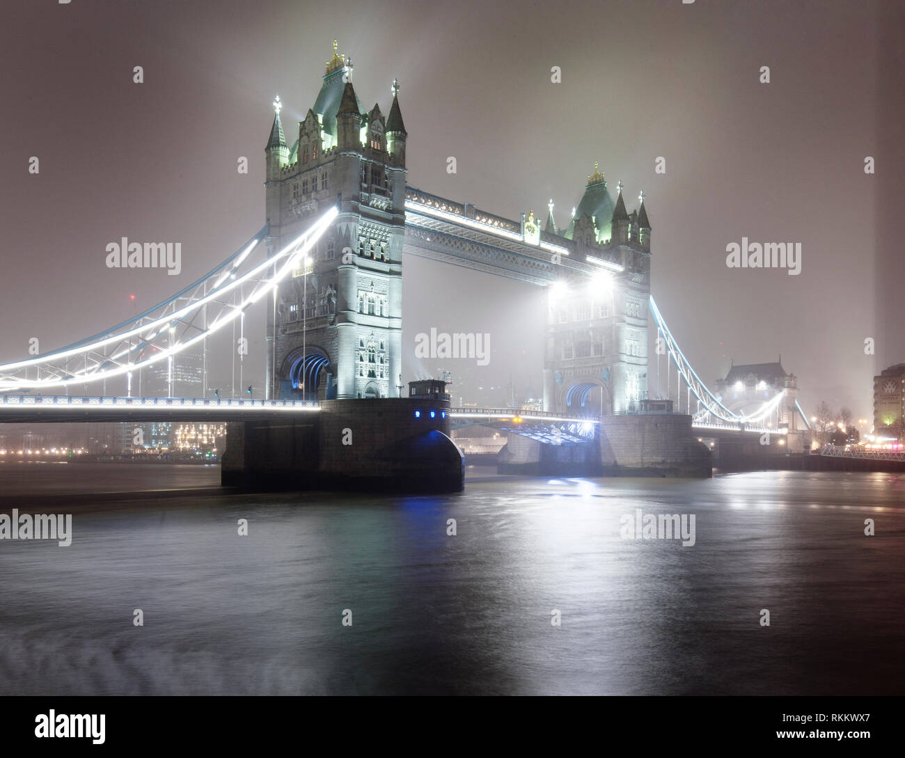Il Tower Bridge di Londra. Regno Unito Foto Stock