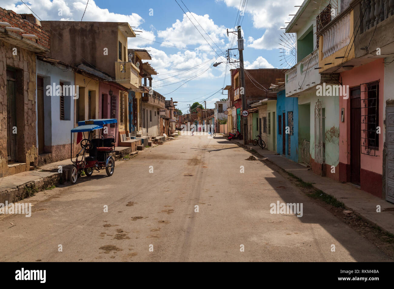 Vista in una strada di Trinidad con tipiche case appiccicoso, Cuba Foto Stock