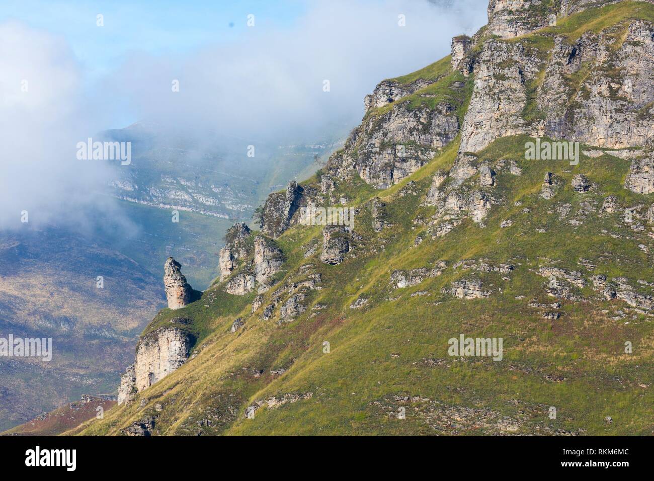Vista dal Mirador de Covalruyu, Miera Valley, Valles Pasiegos, Cantabria, Spagna, Europa. Foto Stock
