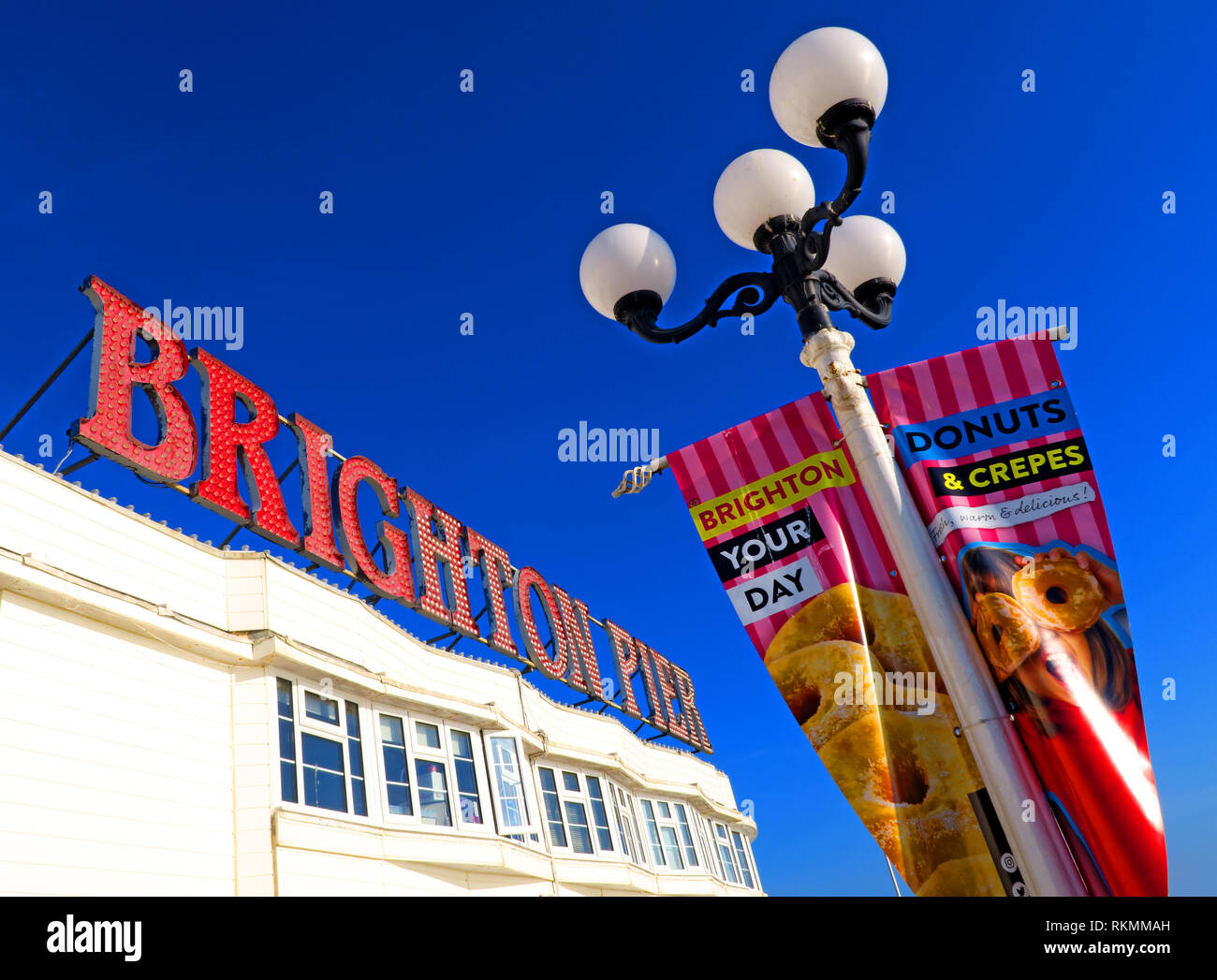 Inglese Mare, Brighton Pier, Madeira Drive, Brighton East Sussex, sud-est dell' Inghilterra, Regno Unito, BN2 1TW Foto Stock