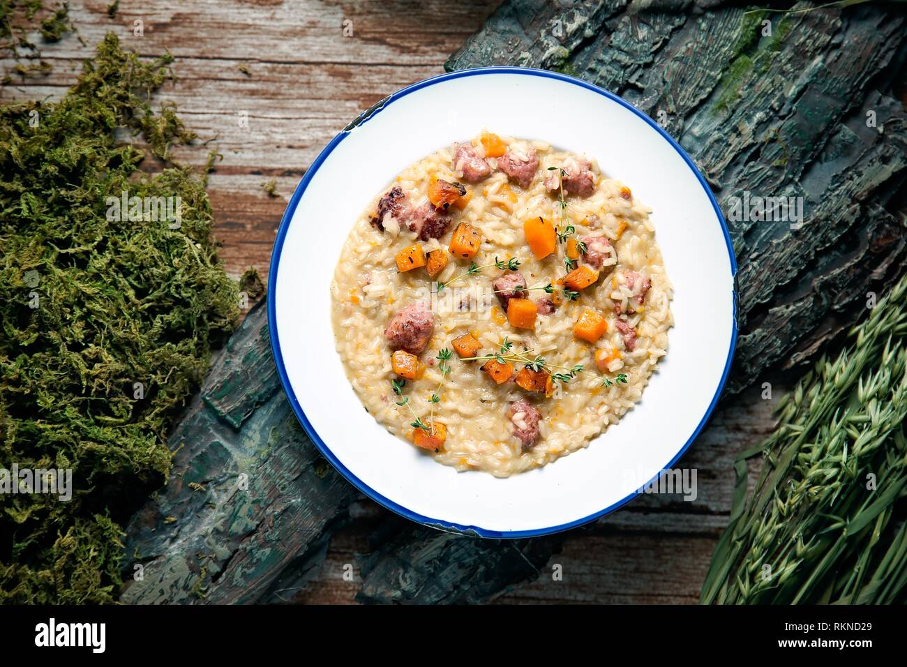 Di zucca e salsiccia risotto Foto Stock
