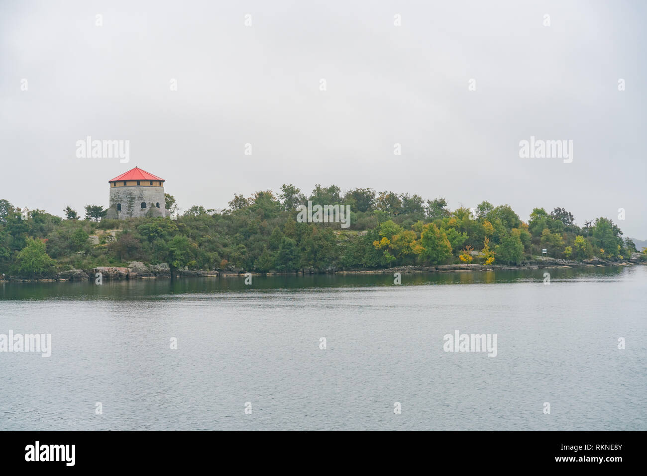 La torre di Cathcart sull Isola del Cedro lungo St Lawrence River a Kingston, Canada Foto Stock