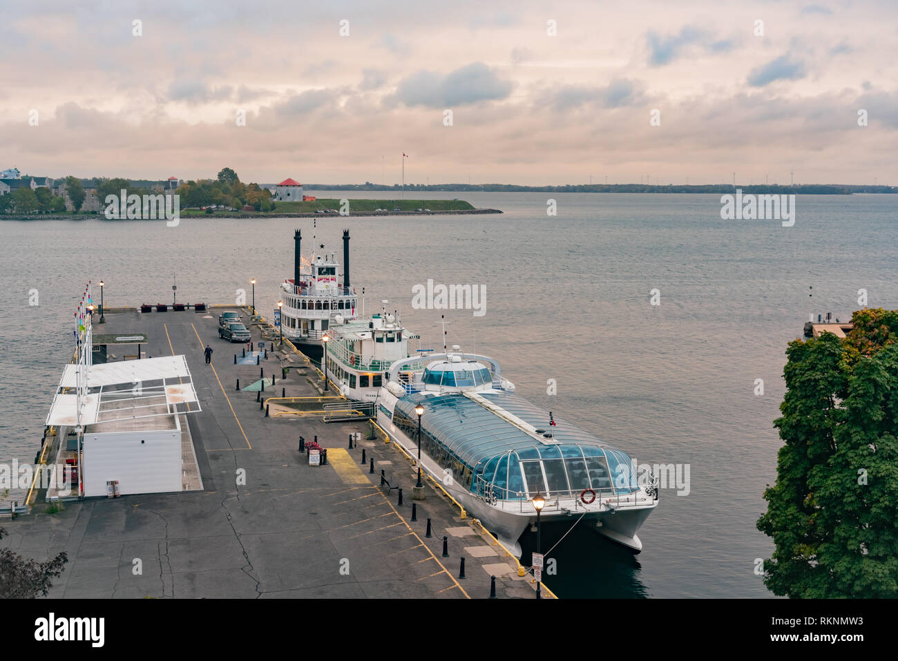 Vista aerea della città di Kingston porta con qualche nave Foto Stock
