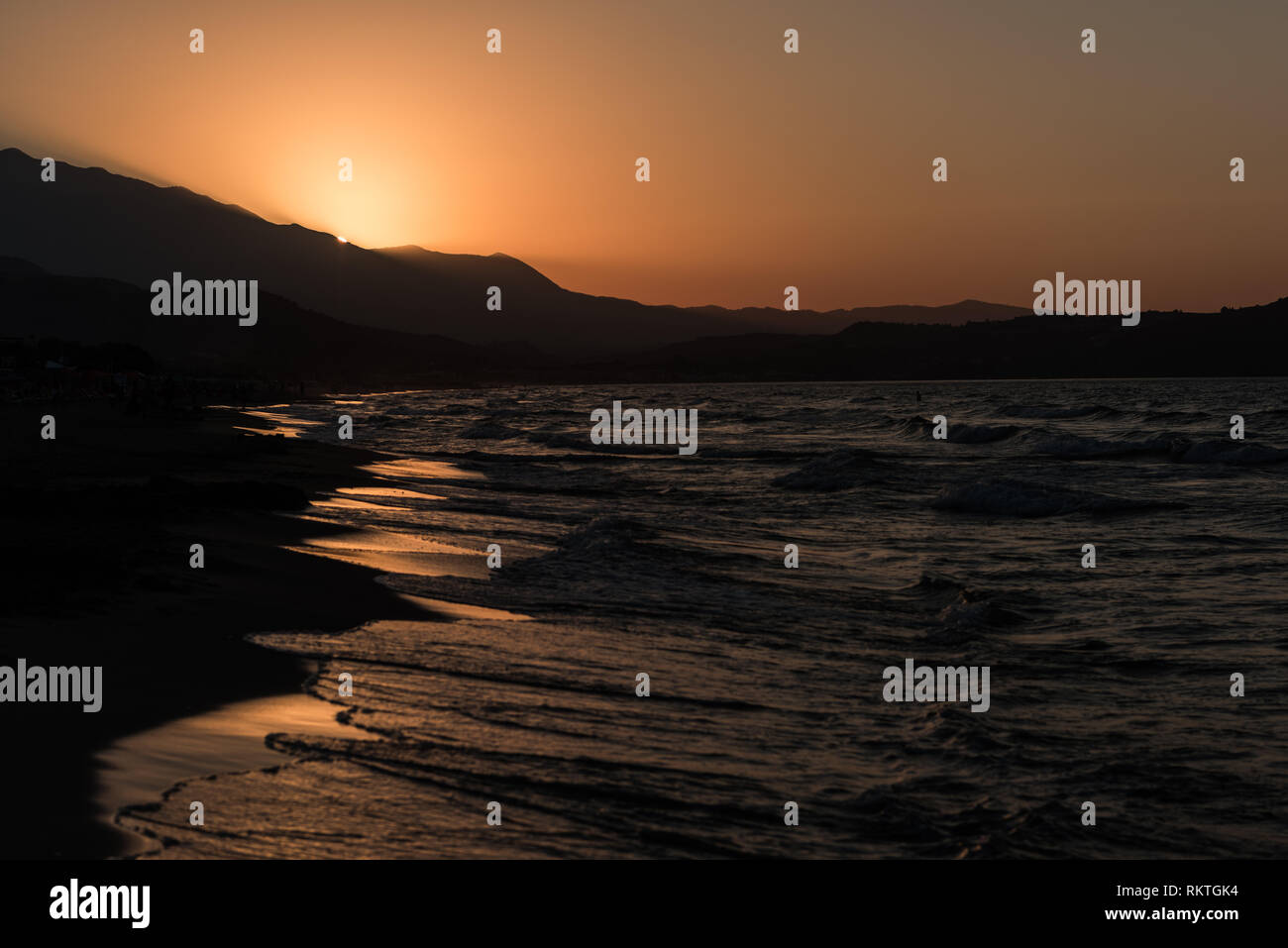 Spiaggia al tramonto Foto Stock